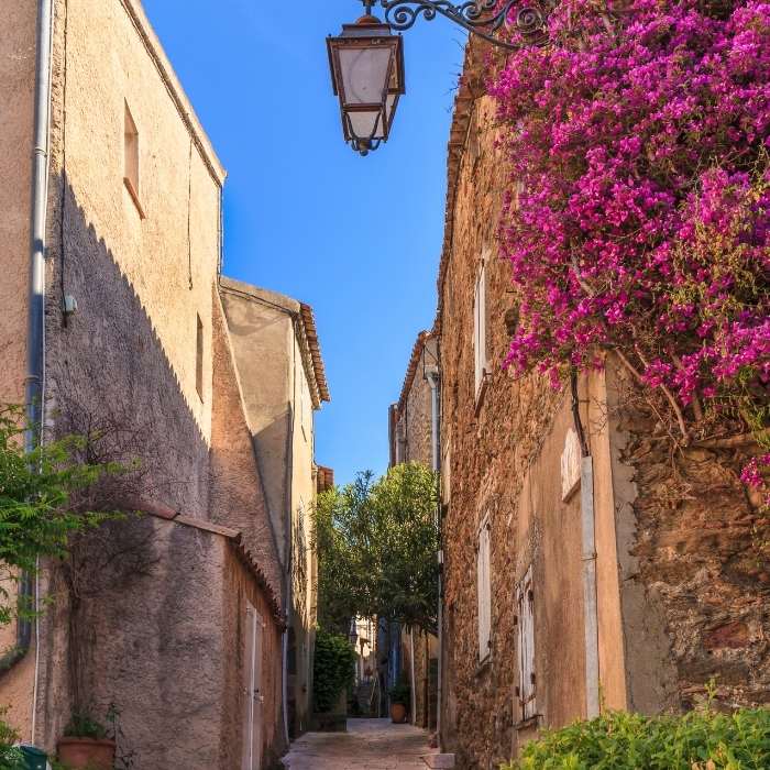 couvreur dans le golf de saint tropez à la mole