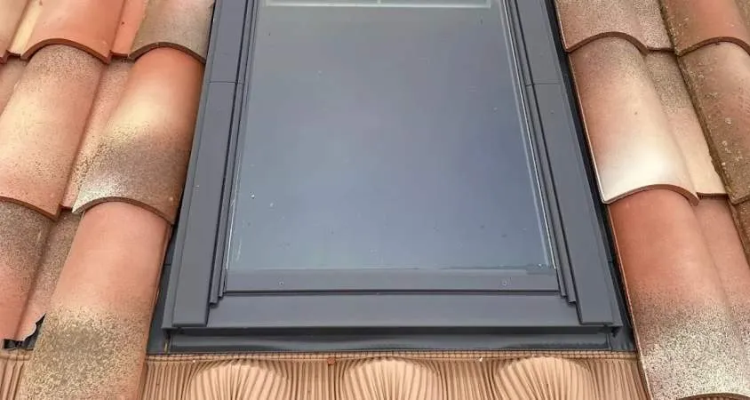 pose de fenêtres vélux sur mesure à bormes les mimosas